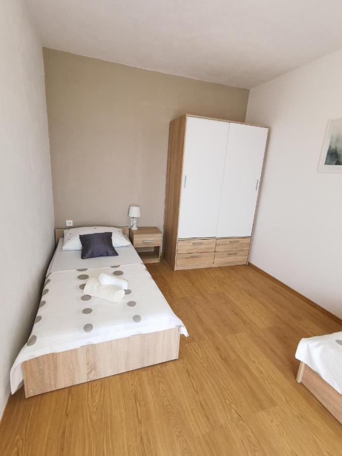 A4 Apartmani Kevic Каштела Экстерьер фото