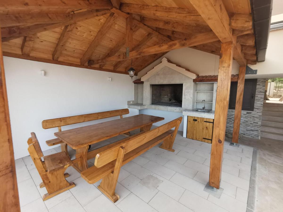A4 Apartmani Kevic Каштела Экстерьер фото