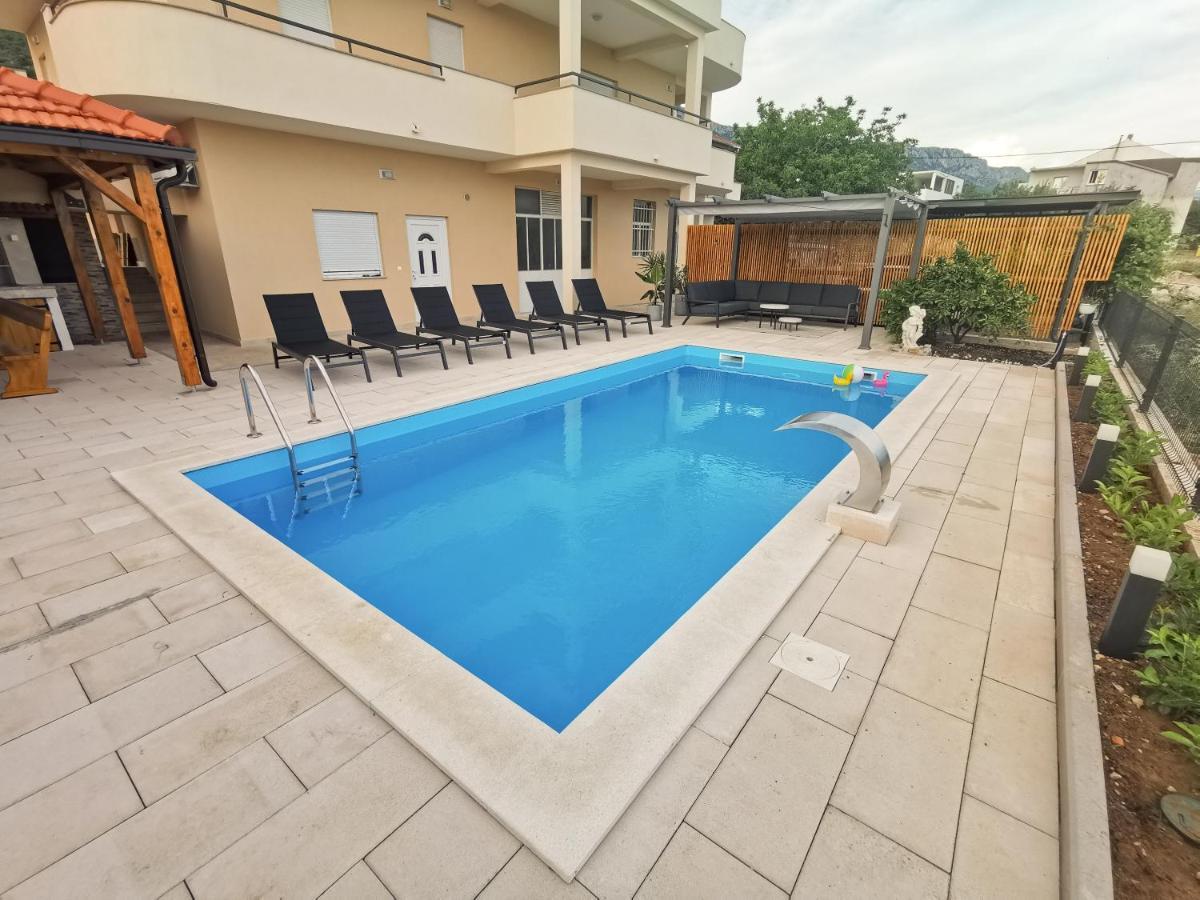 A4 Apartmani Kevic Каштела Экстерьер фото